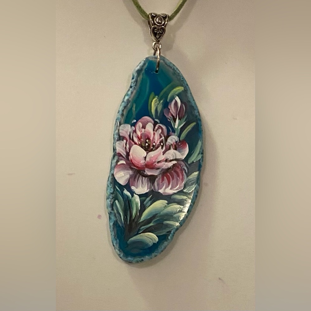 NEW Hand painted Rose Agate slice necklace